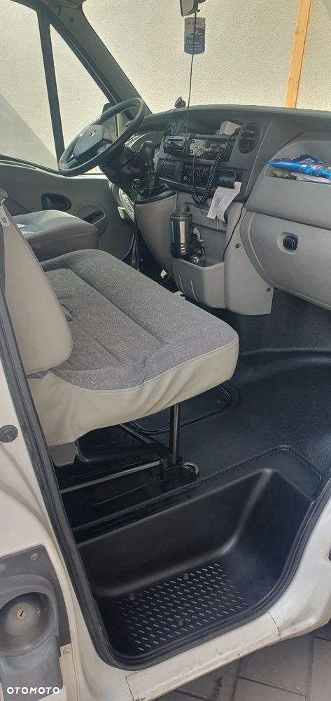 Nissan Interstar - 12