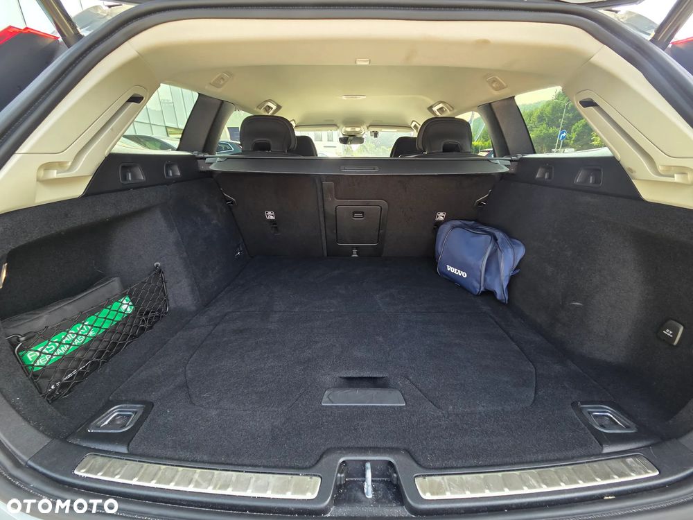 Volvo V60 B4 B Plus Dark - 19