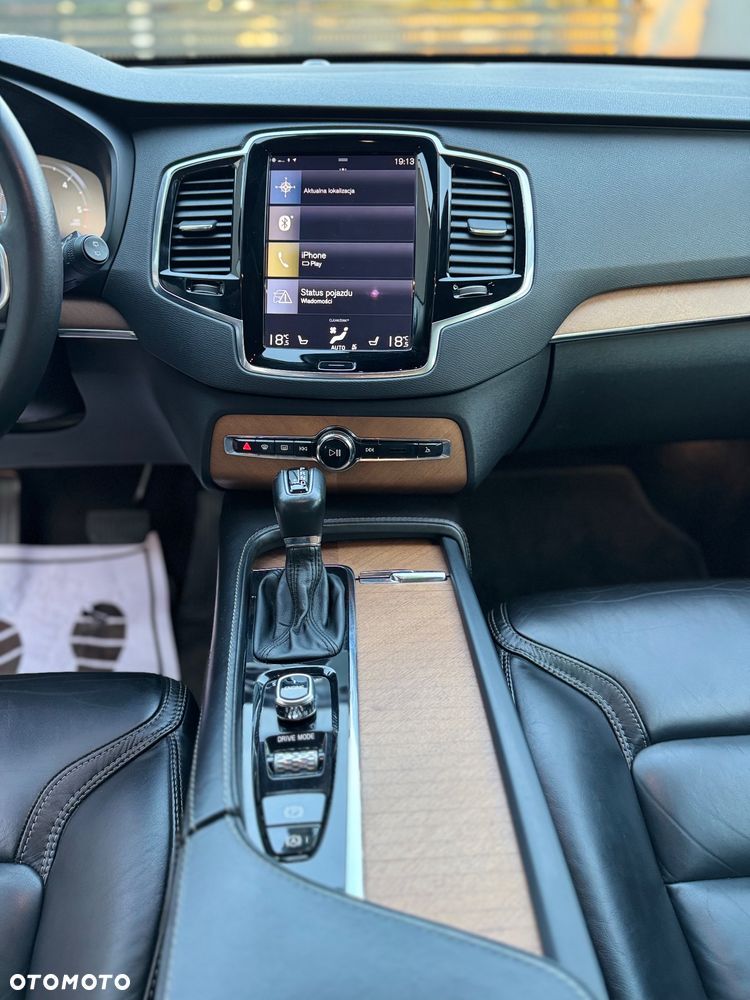 Volvo XC 90 D5 SCR AWD Inscription 7os - 26