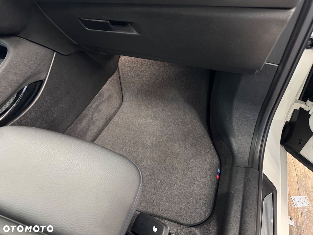 BMW X1 sDrive18i M Sport - 18
