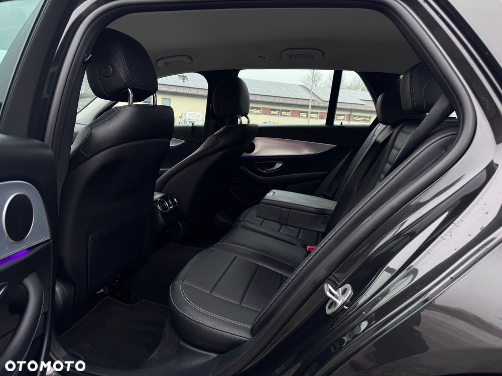 Mercedes-Benz Klasa E 200 9G-TRONIC Exclusive - 20