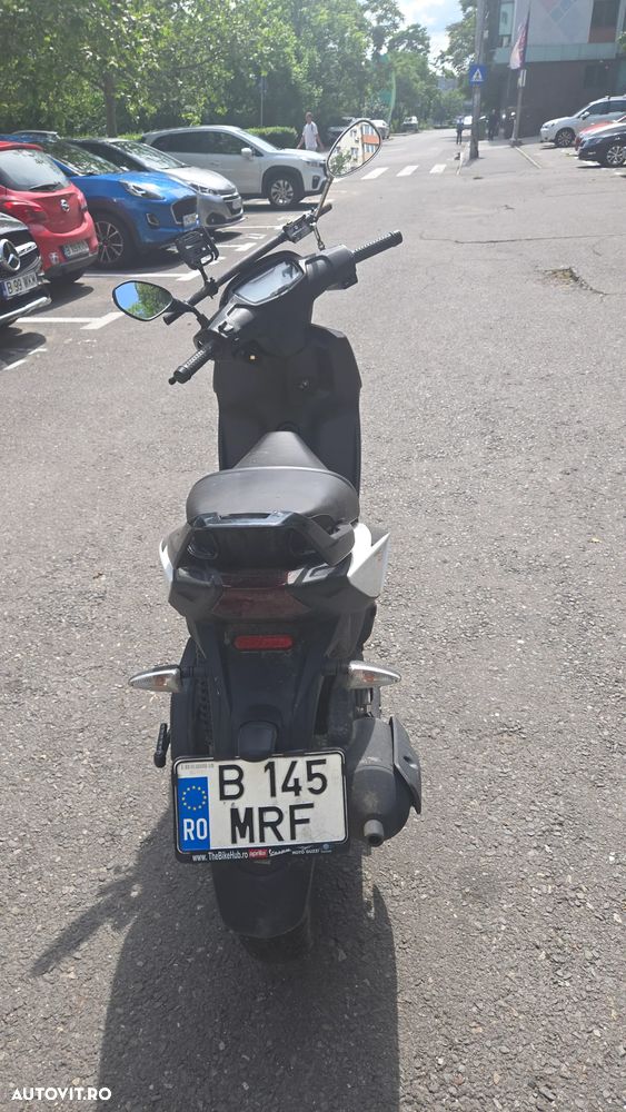Aprilia SR Max 125 - 4