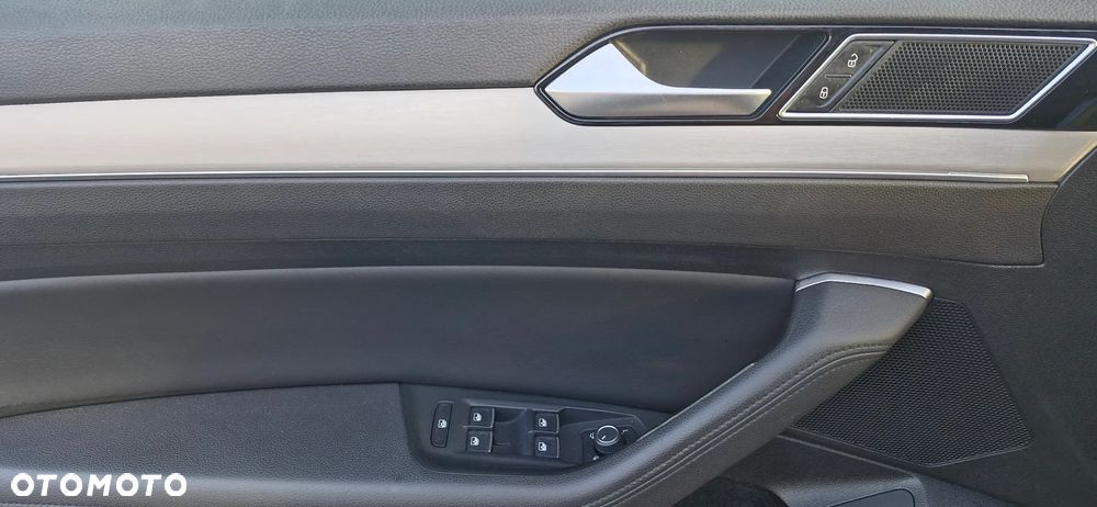 Volkswagen Passat 1.8 TSI BMT Highline DSG - 11