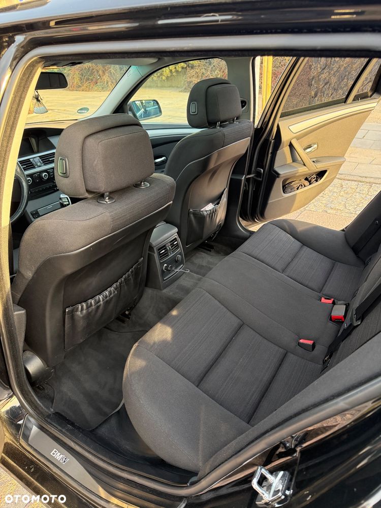 BMW Seria 5 525d - 8