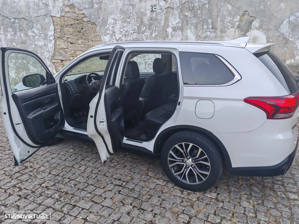 Mitsubishi Outlander 2.2 DI-D Instyle Navi - 18