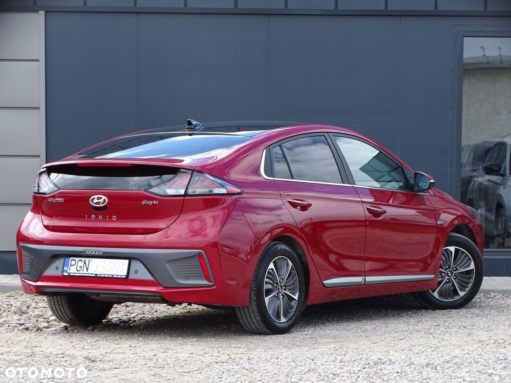 Hyundai IONIQ - 8
