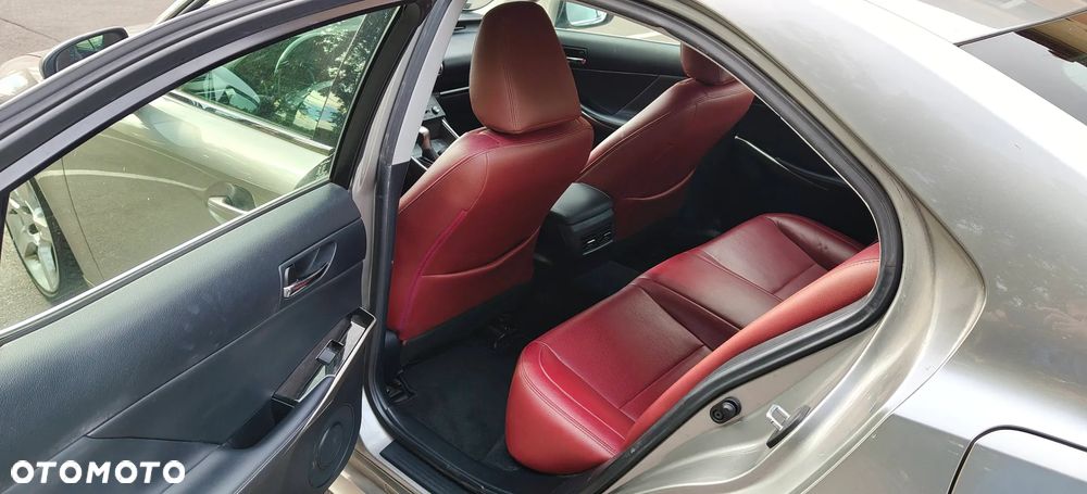 Lexus IS 200t F Impression - 7