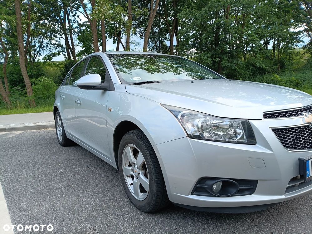 Chevrolet Cruze 1.8 LS - 2