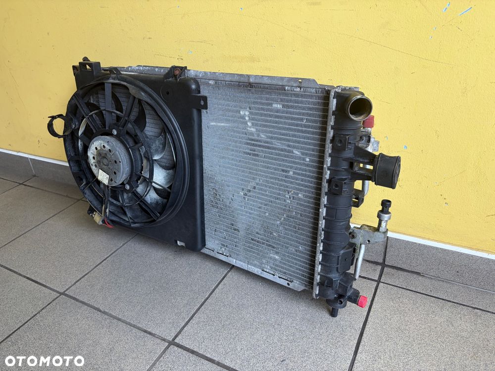 Opel Zafira B 2.2 Komplet chłodnic chłodnice wody klimatyzacji - 2