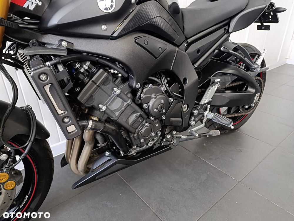 Yamaha FZ8 - 9