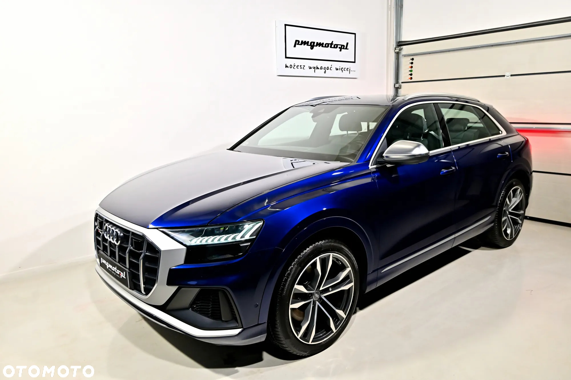 Audi SQ8 - 8