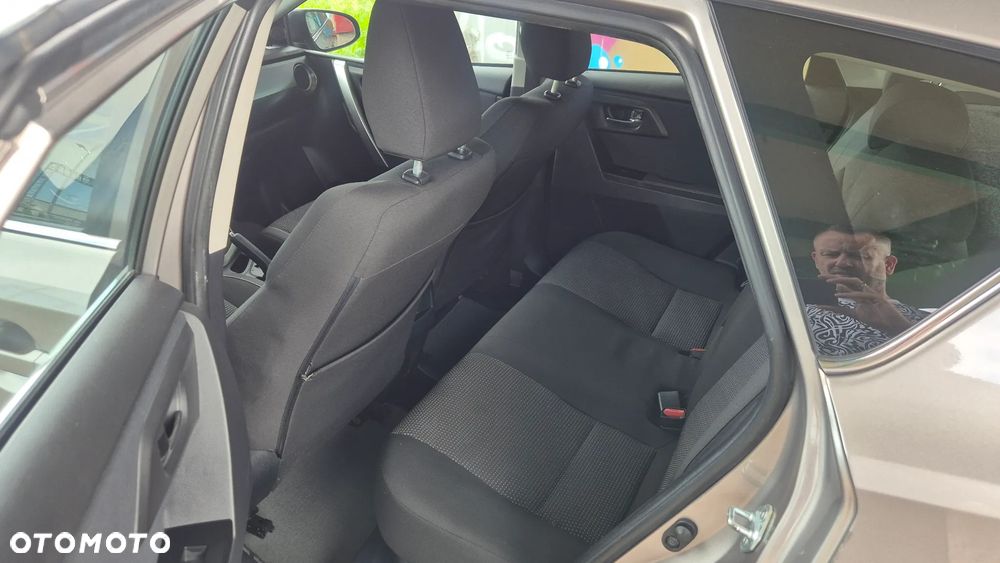 Toyota Auris - 10