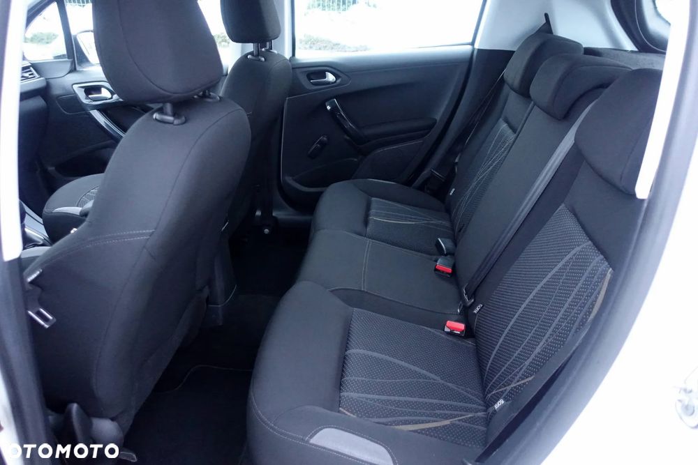 Peugeot 208 HDi 68 Like - 13