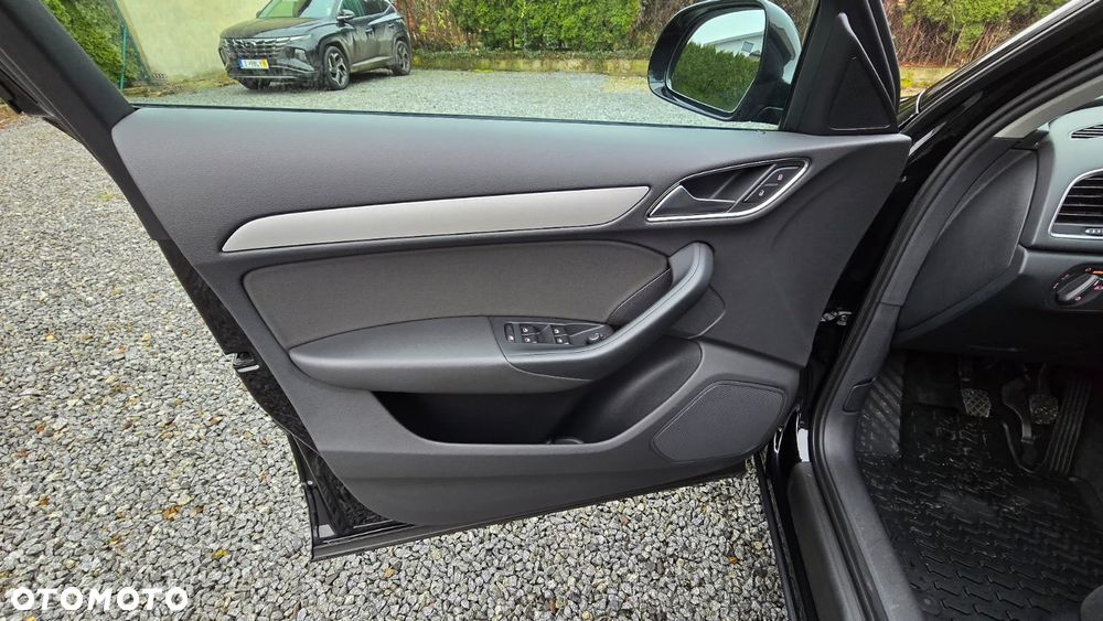 Audi Q3 2.0 TDI sport - 13