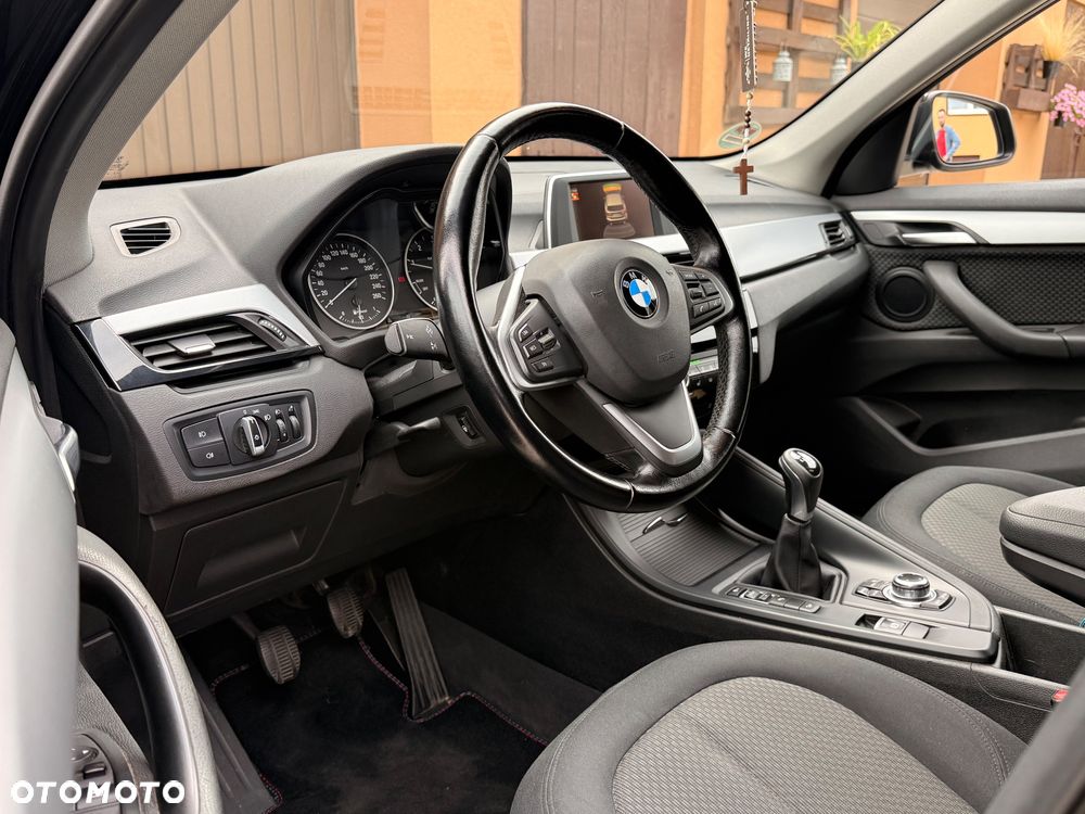 BMW X1 xDrive18d - 10