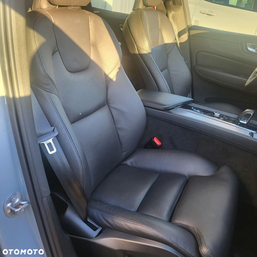 Volvo XC 60 B5 B AWD Plus Dark - 6