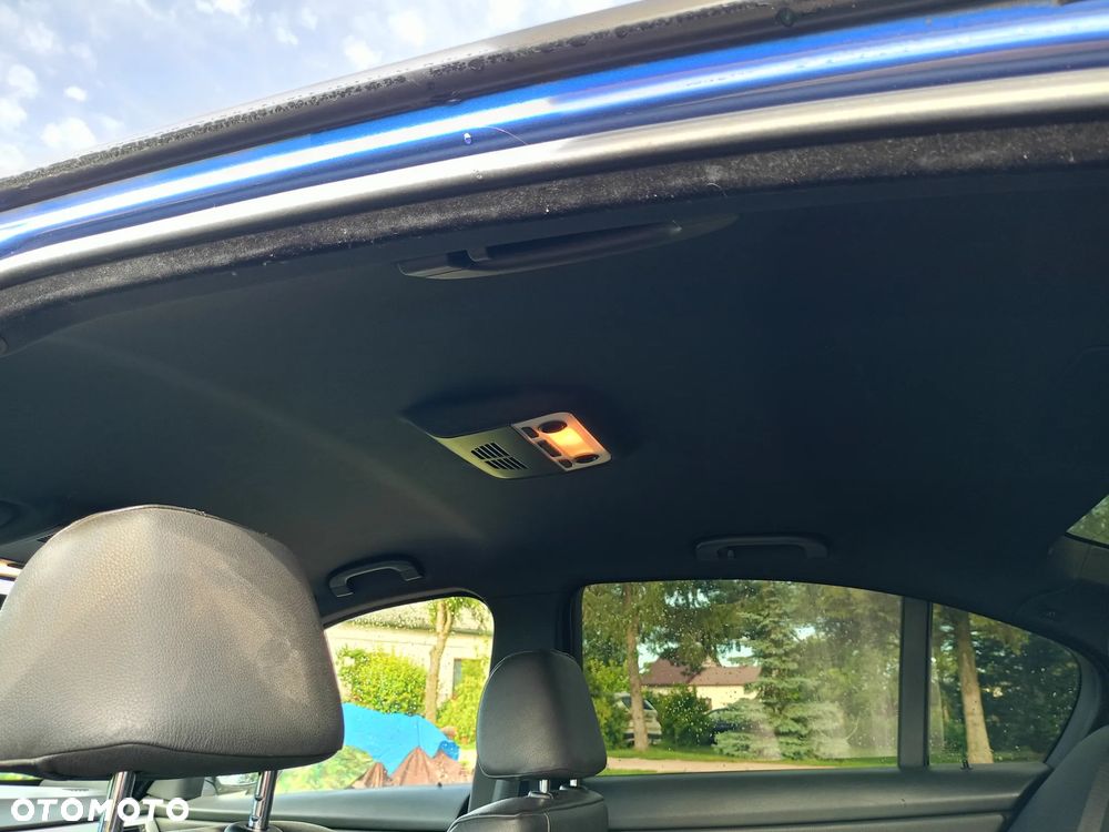 BMW Seria 3 318i - 12
