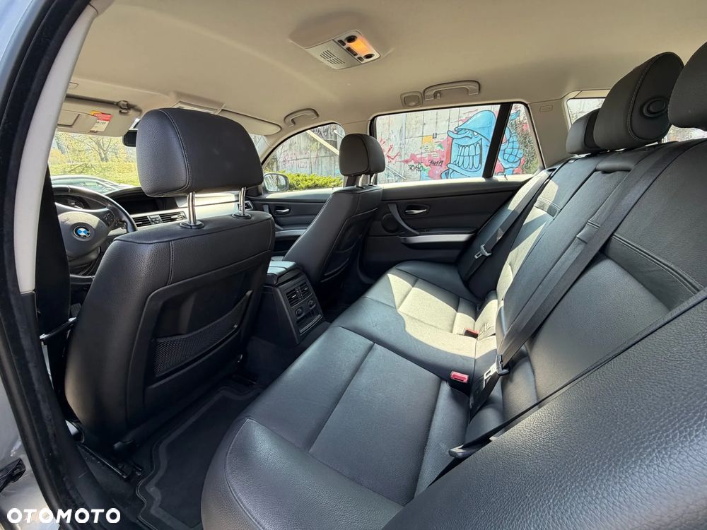 BMW Seria 3 320d DPF - 25