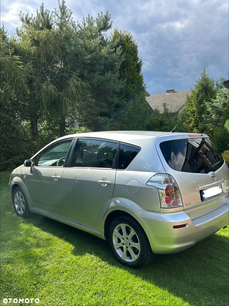 Toyota Corolla Verso 2.2 D-4D X + NAVI 7os - 4