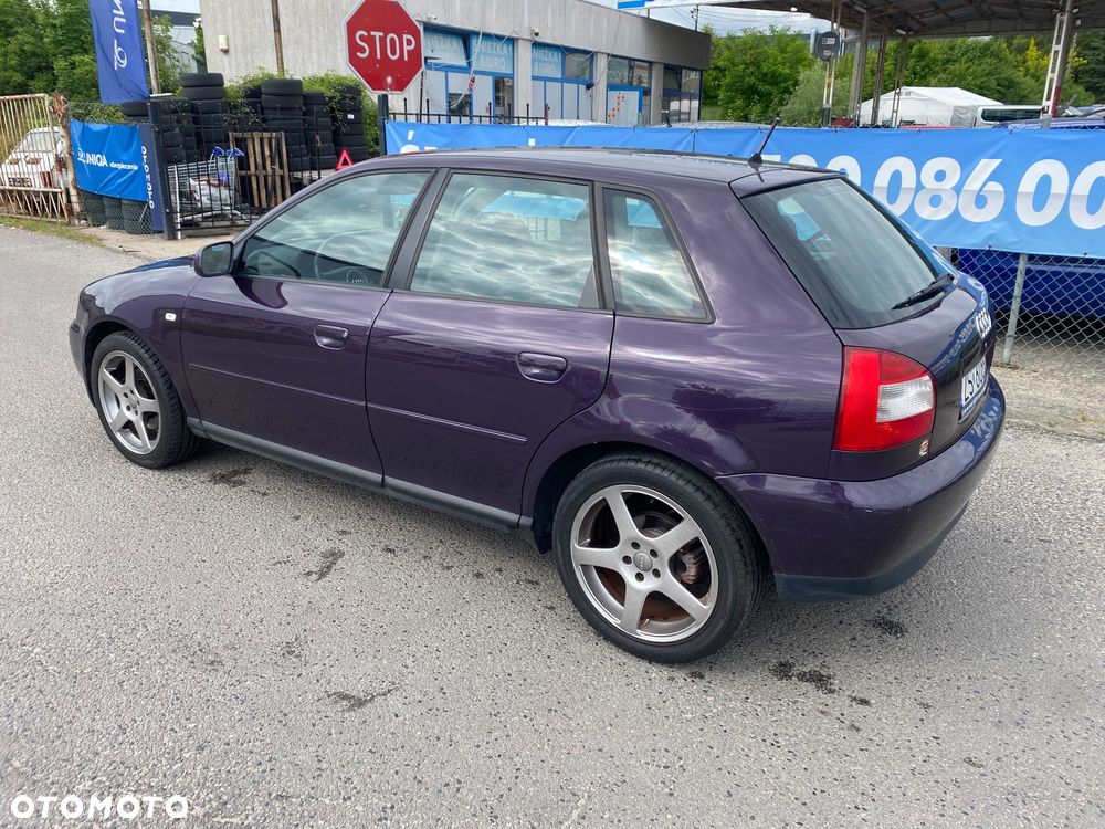Audi A3 Sportback 1.8 Ambiente - 14