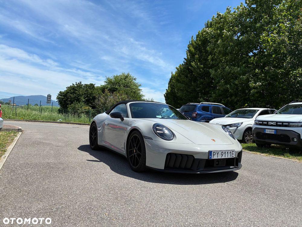 Porsche 911 Carrera T-Hybrid 4 GTS - 2