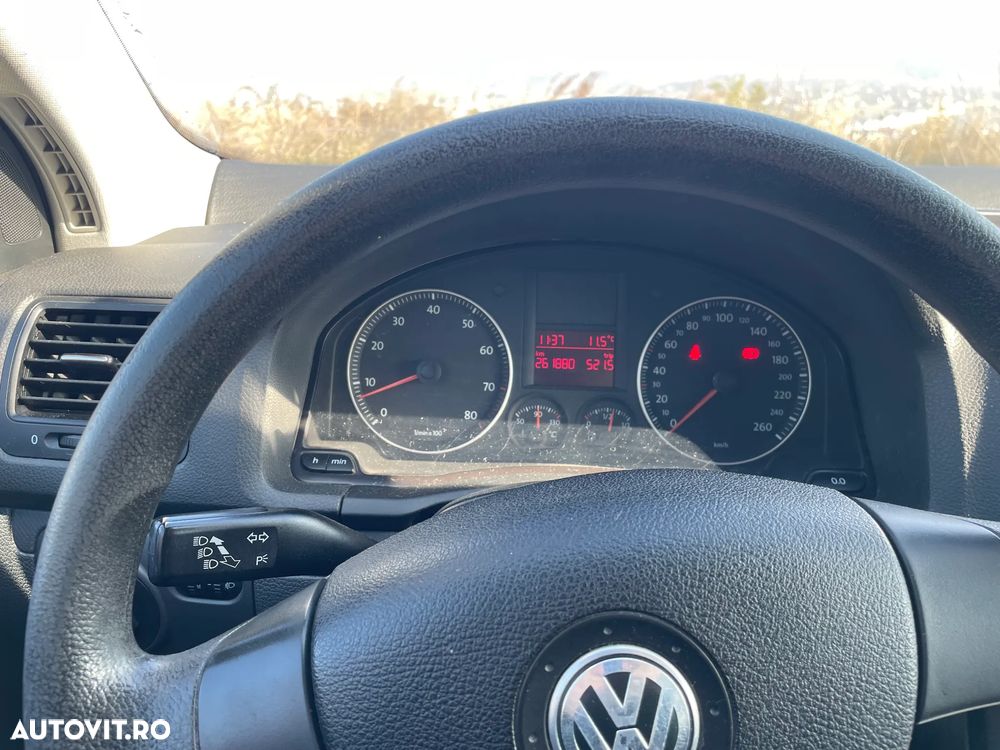 Volkswagen Golf 1.6 Comfortline - 3