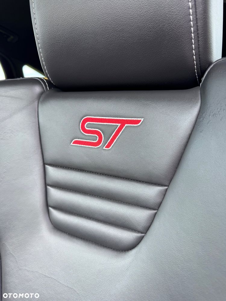 Ford Focus 2.0 EcoBoost ST mit Leder-Sport-Paket - 20