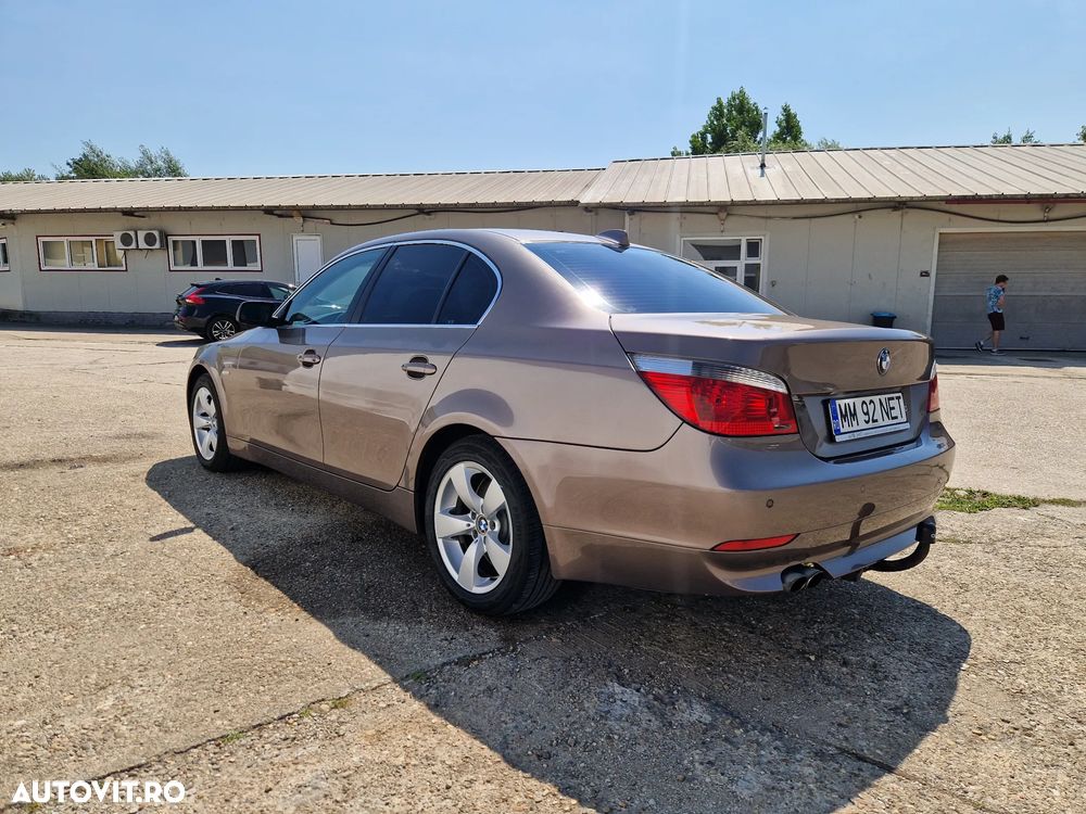 BMW Seria 5 523i - 10