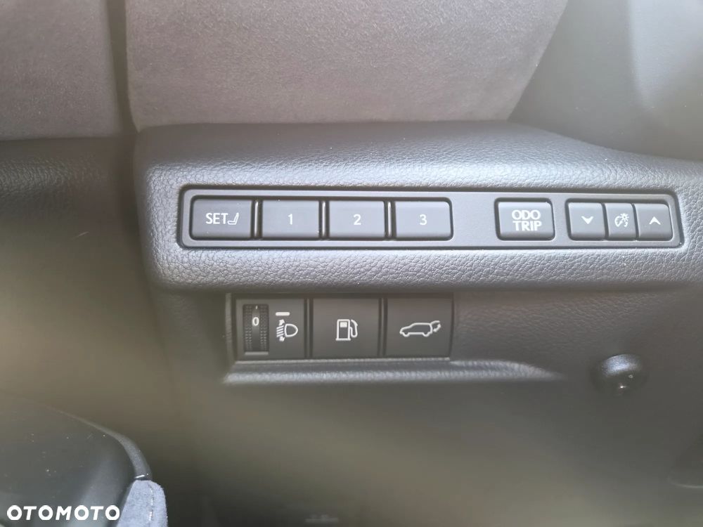 Lexus LBX 1.5 Hybrid Cool AWD - 14