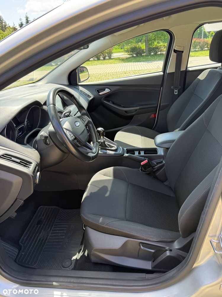 Ford Focus 1.5 TDCi SYNC Edition - 6