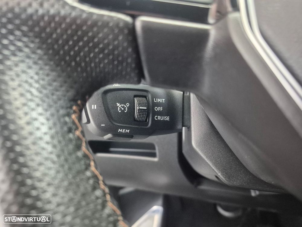 Peugeot 3008 1.5 BlueHDi GT Line J19 EAT8 - 17