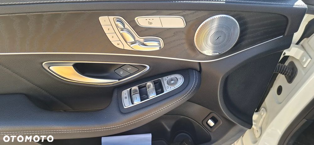 Mercedes-Benz Klasa C 300 d 4Matic 9G-TRONIC AMG Line - 13
