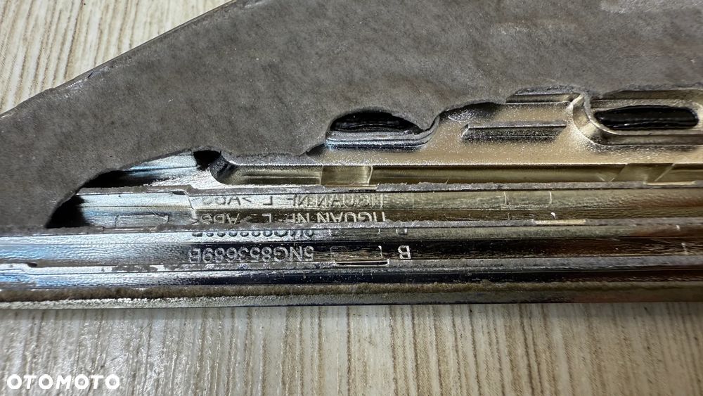 VW TIGUAN 5NG ALLSPACE 18+ LISTWA BŁOTNIKA LEWY PRZÓD CHROM 5NG853689B K102/BN53JR - 3