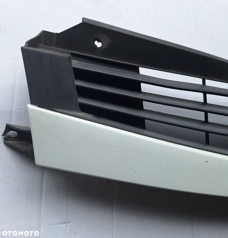 GRILL, ATRAPA -RENAULT MASTER II LIFT 2004-2010 rok / BIAŁY / CZERWONY - 3