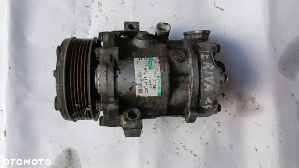 Kompresor Sprężarka klimatyzacji Opel GM 24421642 Meriva A - 1
