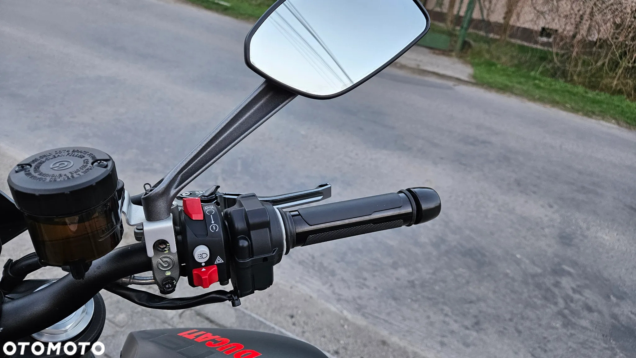 Ducati Monster - 15