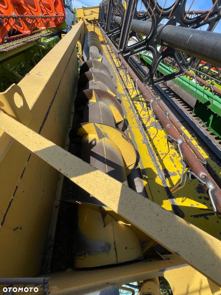 New Holland TX 68 Plus - 27