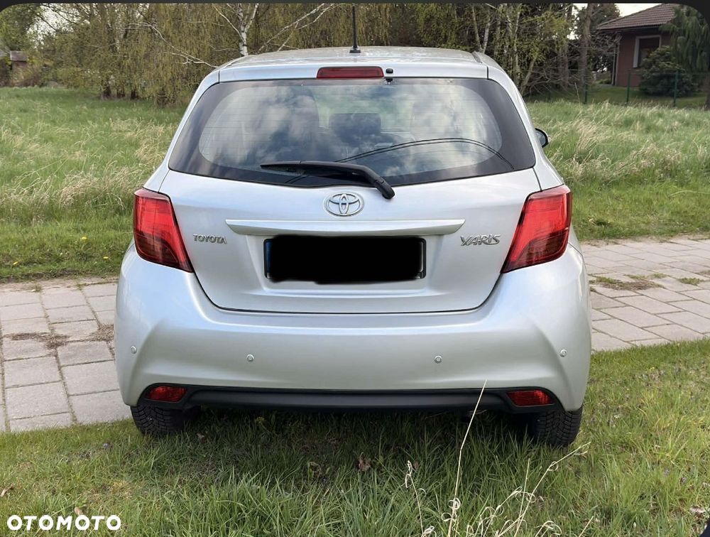 Toyota Yaris 1.0 Premium - 4