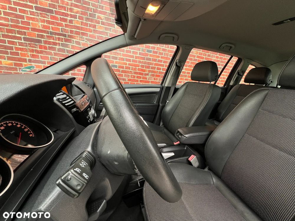 Opel Zafira - 11