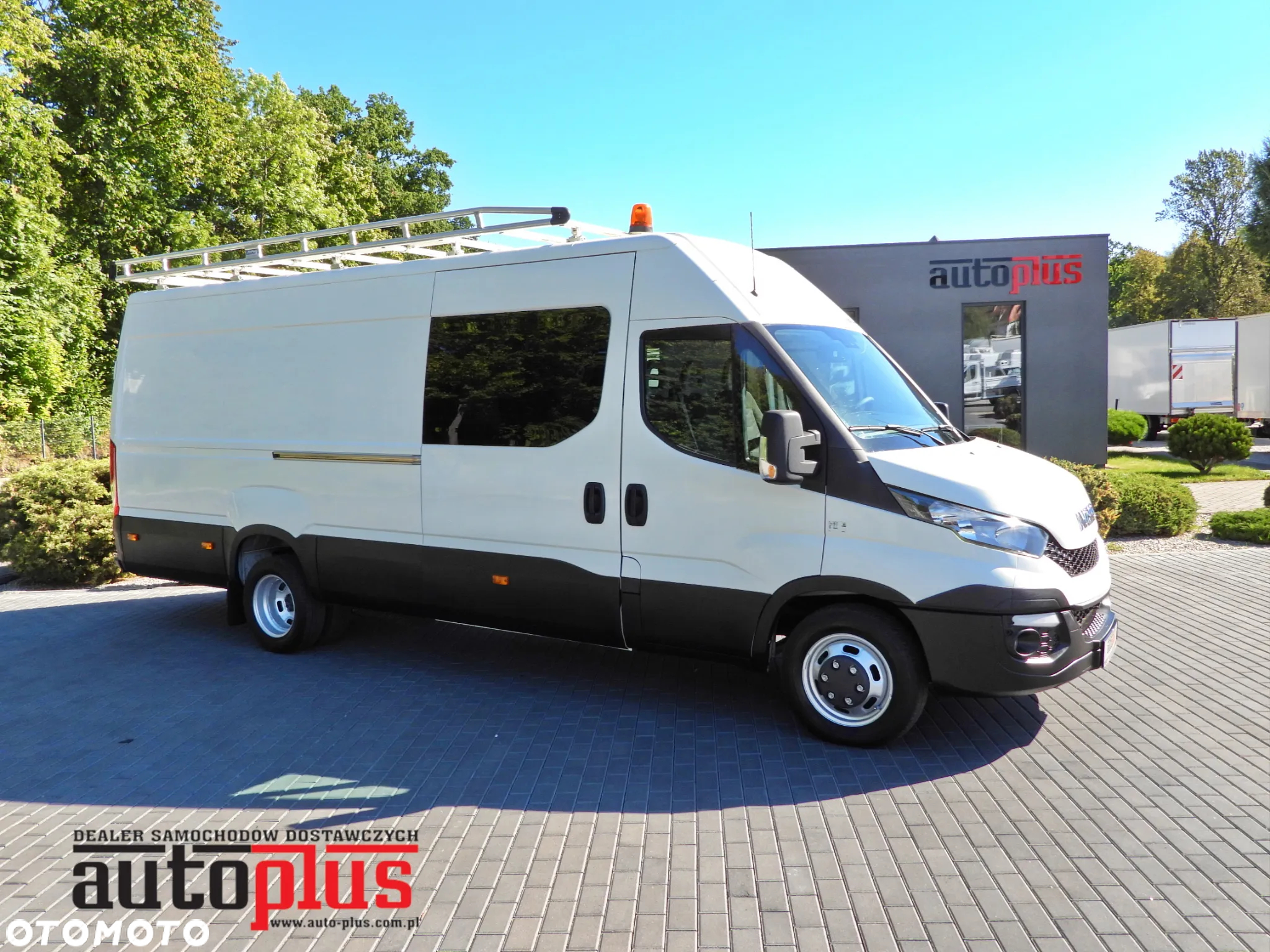 Iveco DAILY 35C17 FURGON BRYGADÓWKA 6 MIEJSC TEMPOMAT BLIŹNIACZE KOŁA KLIMATYZACJA 170KM [ 009678 ] - 2