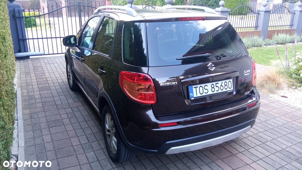 Suzuki SX4 Classic 1.6 VVT 4x2 Comfort - 4
