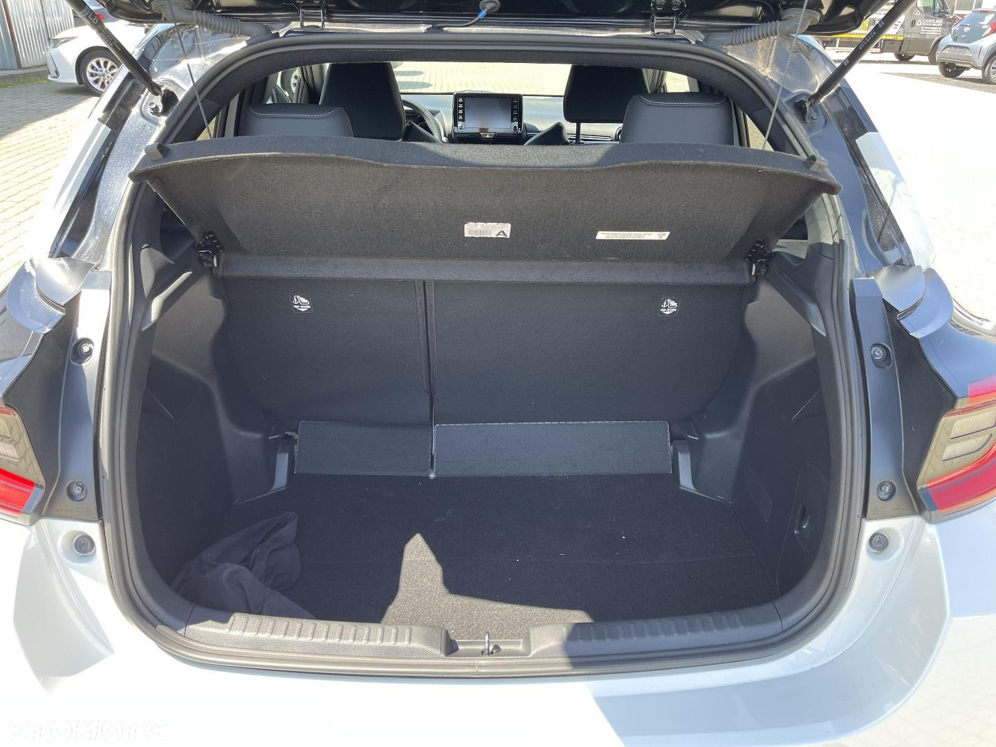 Toyota Yaris - 12