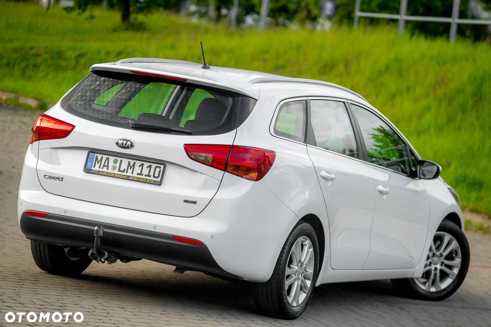 Kia Ceed 1.6 CRDi 128 Dream Team Edition - 5