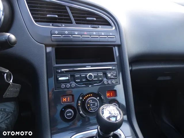 Peugeot 5008 HDI 150 Allure - 20