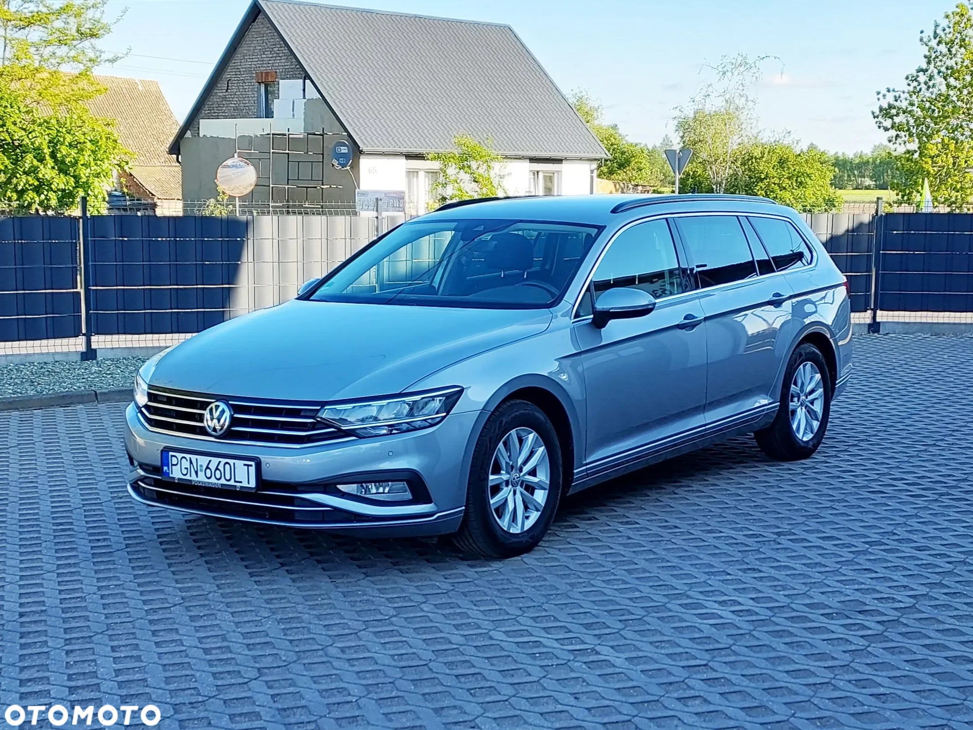 Volkswagen Passat - 11