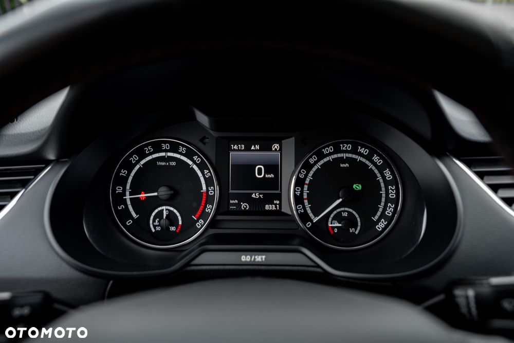 Skoda Octavia 2.0 TDI RS Challenge DSG - 29