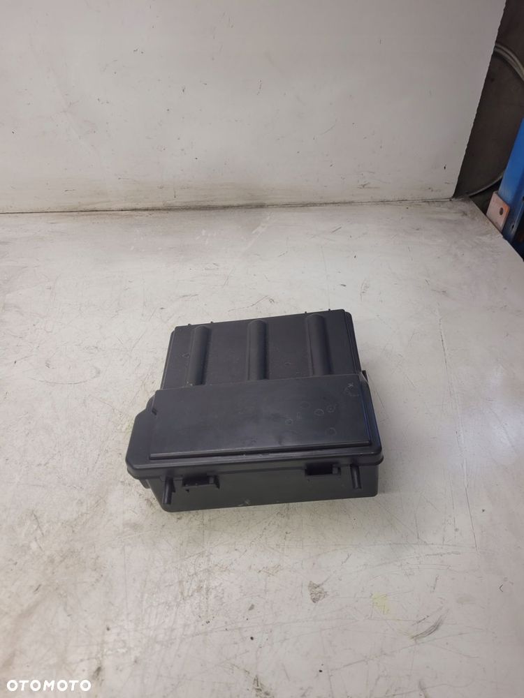 OBUDOWA STEROWNIKA BLUETOOTH AUDI A4 A5 8T0035619 - 1