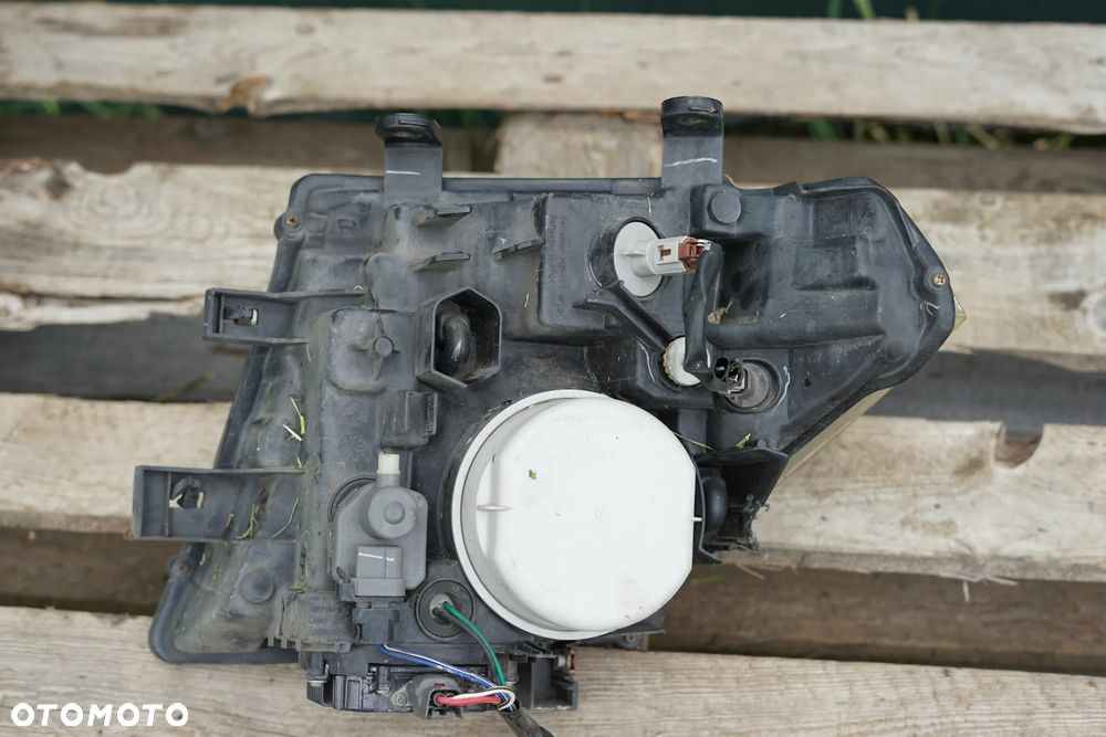 Lampa przód przednia prawa Nissan Pathfinder R51 Xenon Anglik - 4