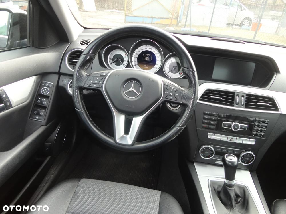Mercedes-Benz Klasa C 180 BlueEFFICIENCY Avantgarde - 8