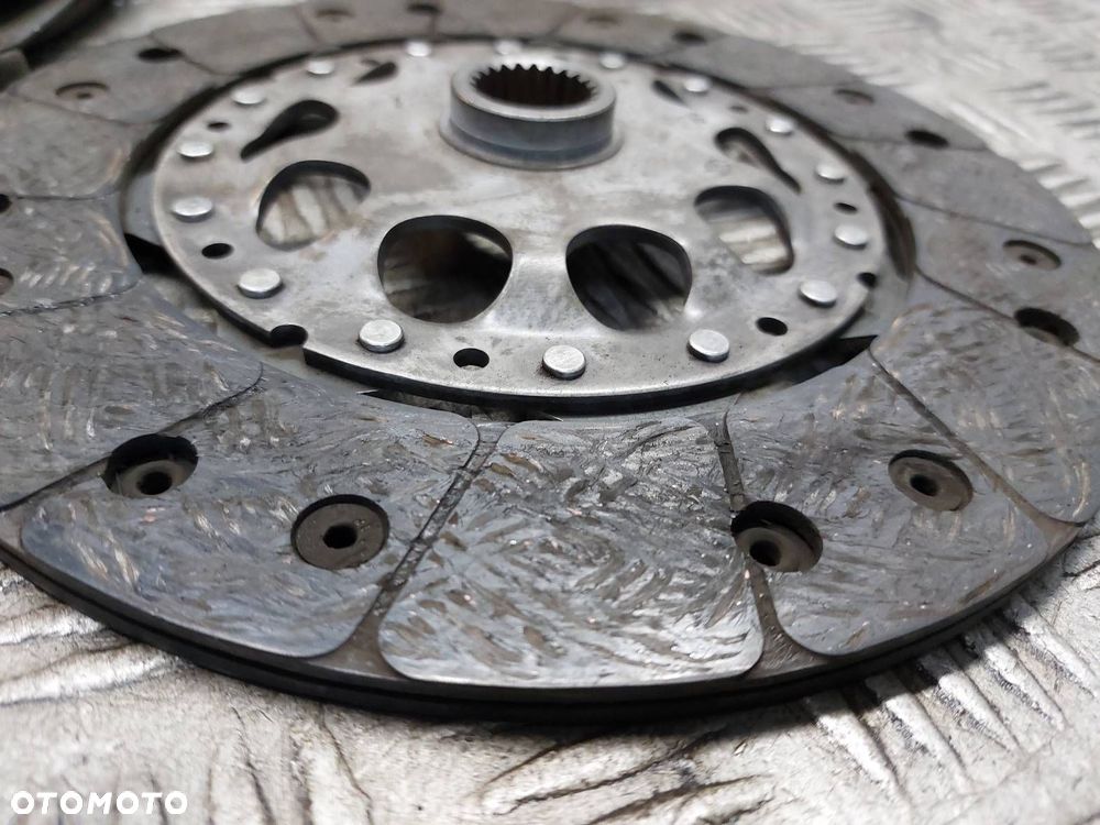 KOŁO DWUMASOWE + TARCZA + DOCISK + ŁOŻYSKO OPOROWE AUDI A4 B6 058105266H - 4